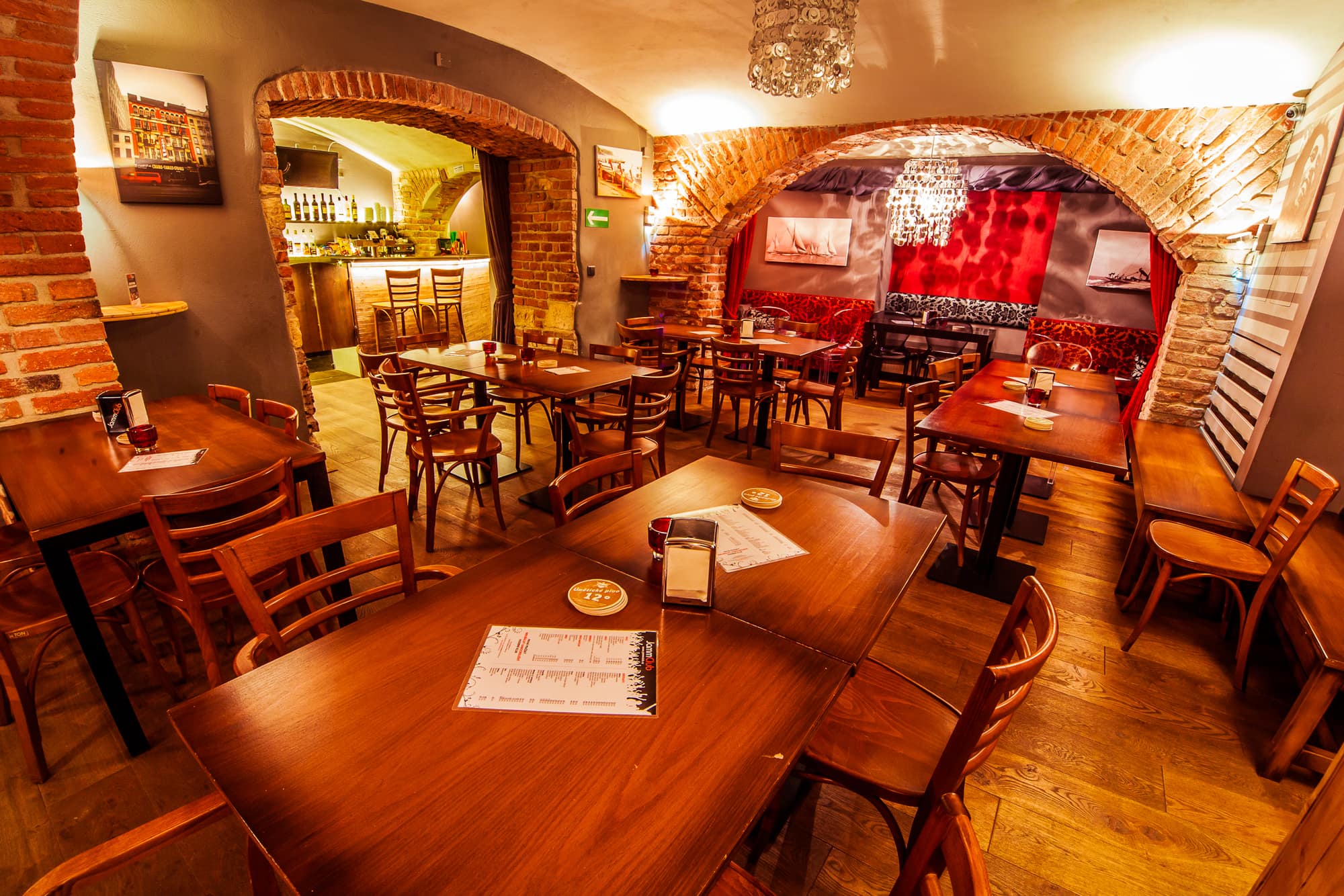 Červený lounge klubu JammClub